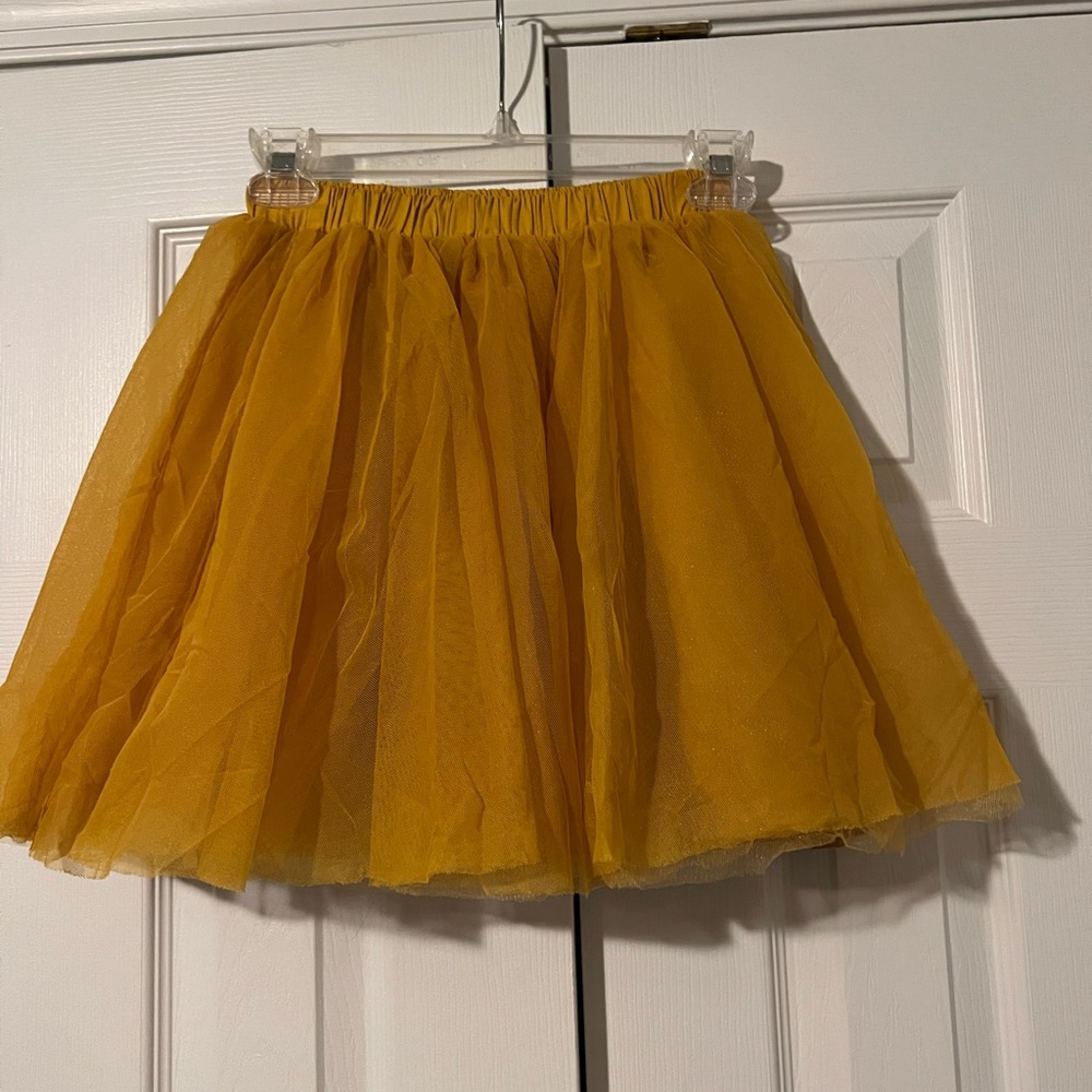 Hanna Andersson tulle skirt in mustard-girls